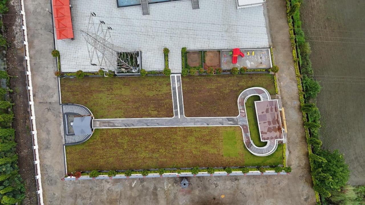 ホテル Vedika Garden ロナバラ エクステリア 写真